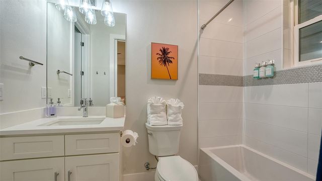 1537 SIESTA DRIVE, Sarasota, FL 34239