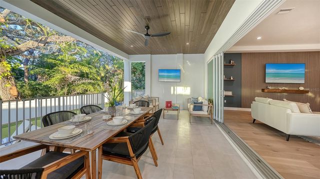 1537 SIESTA DRIVE, Sarasota, FL 34239