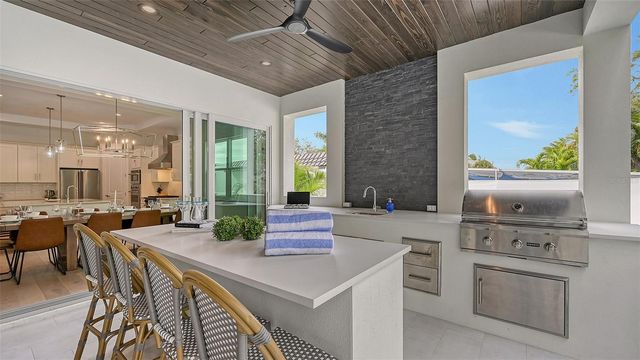 1537 SIESTA DRIVE, Sarasota, FL 34239