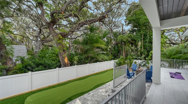 1537 SIESTA DRIVE, Sarasota, FL 34239