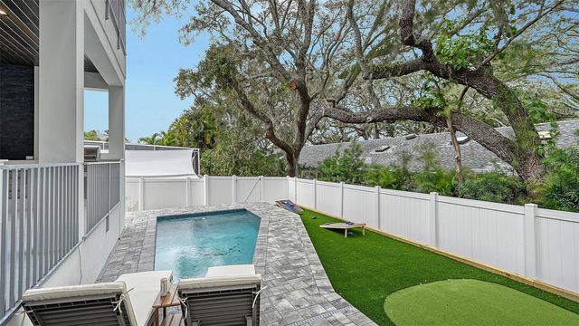 1537 SIESTA DRIVE, Sarasota, FL 34239
