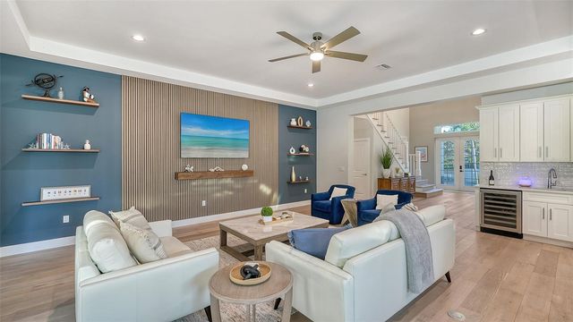 1537 SIESTA DRIVE, Sarasota, FL 34239