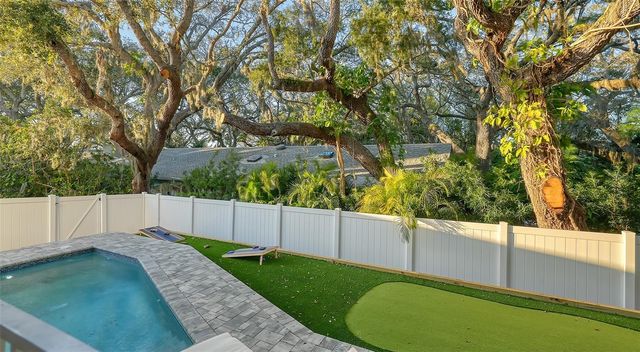 1537 SIESTA DRIVE, Sarasota, FL 34239