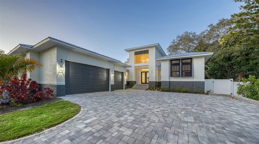 1537 SIESTA DRIVE, Sarasota, FL 34239