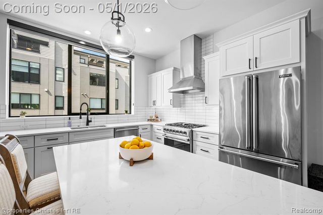 108 N Center Cove, Northville, MI 48167