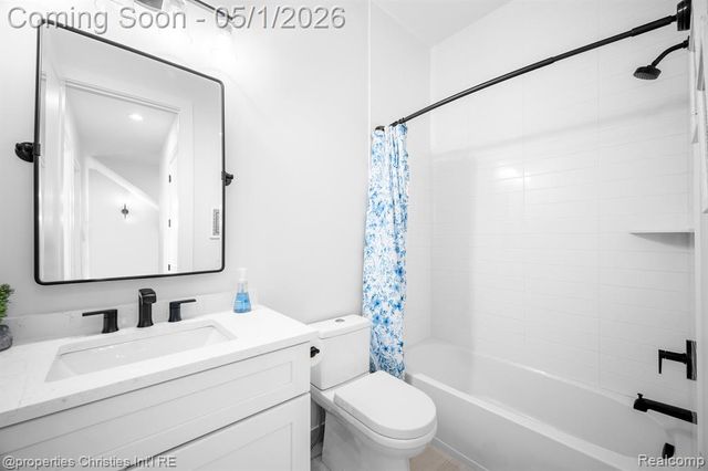 108 N Center Cove, Northville, MI 48167