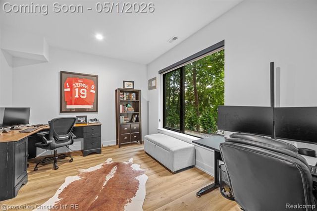 108 N Center Cove, Northville, MI 48167