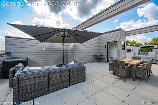 108 N Center Cove, Northville, MI 48167