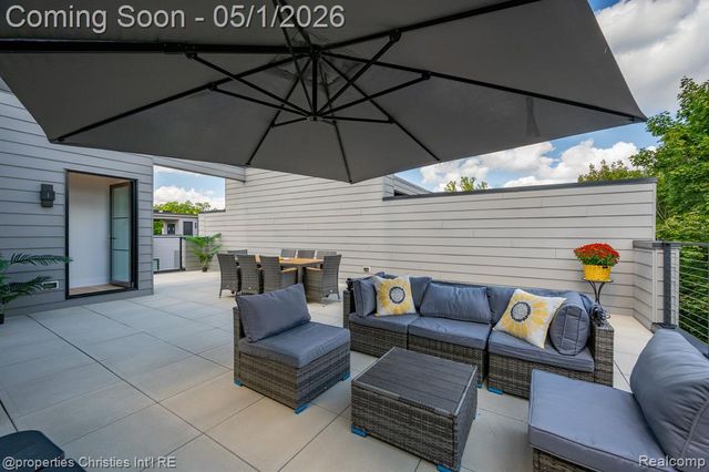 108 N Center Cove, Northville, MI 48167