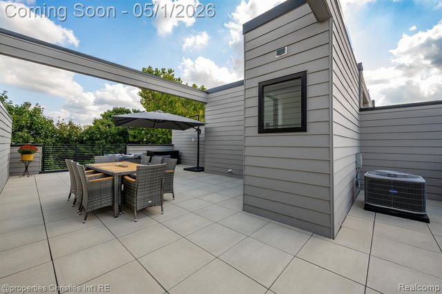 108 N Center Cove, Northville, MI 48167