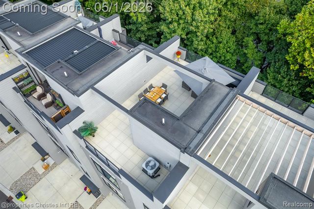 108 N Center Cove, Northville, MI 48167