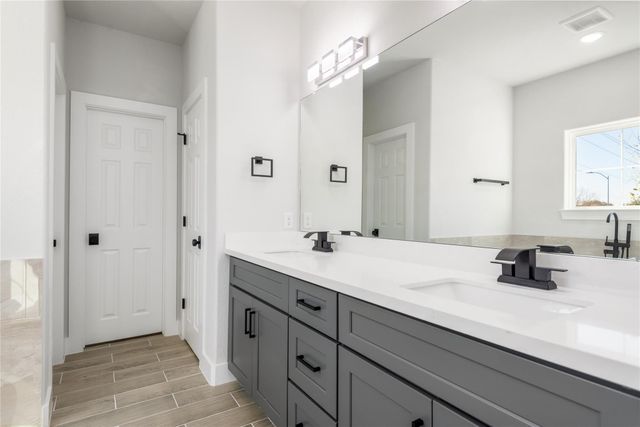 8430 Grandview Street, Houston, TX 77051