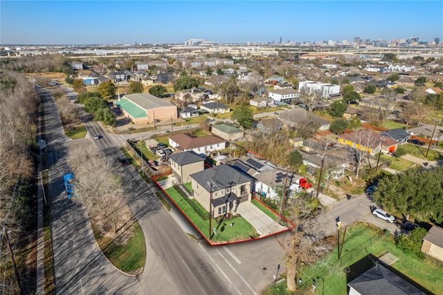 8430 Grandview Street, Houston, TX 77051