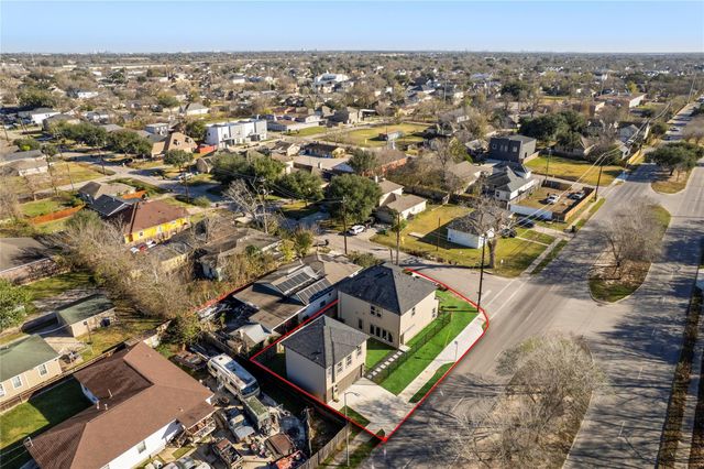 8430 Grandview Street, Houston, TX 77051