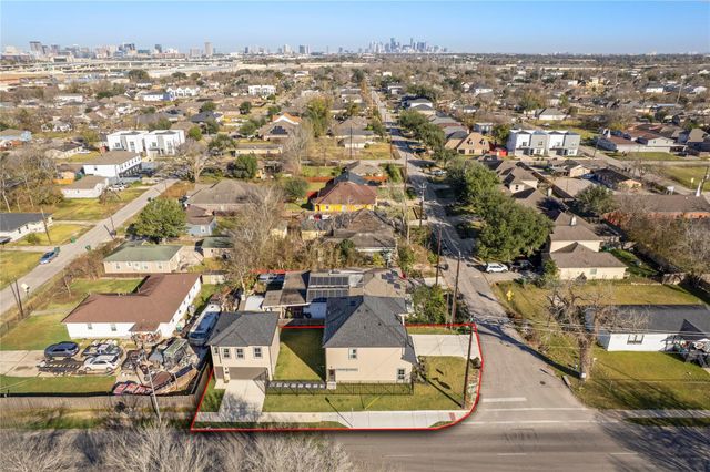 8430 Grandview Street, Houston, TX 77051