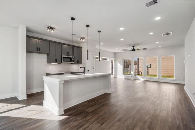 8430 Grandview Street, Houston, TX 77051