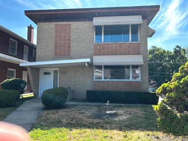 18233 Burnham Avenue, Lansing, IL 60438
