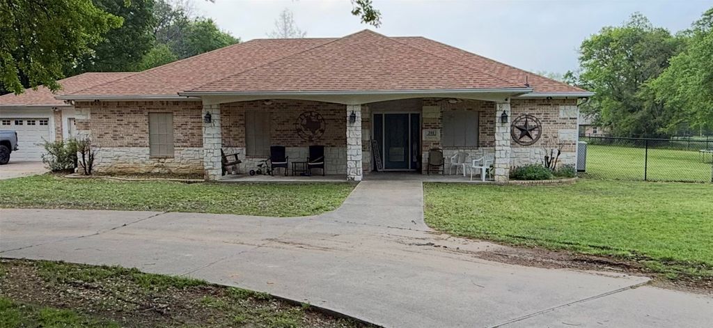 201 W Oak Street, Eustace, TX 75124