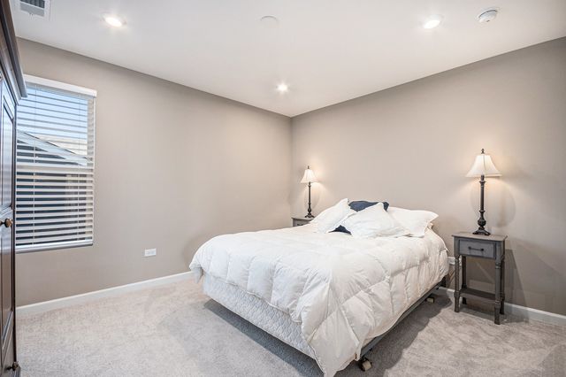 3207 Dove Mountain Drive, Aurora, IL 60503