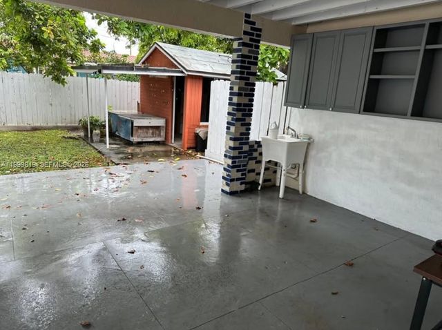 9021 SW 30th Ter, Miami, FL 33165