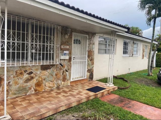 9021 SW 30th Ter, Miami, FL 33165