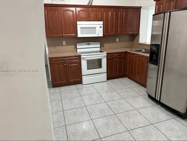 9021 SW 30th Ter, Miami, FL 33165