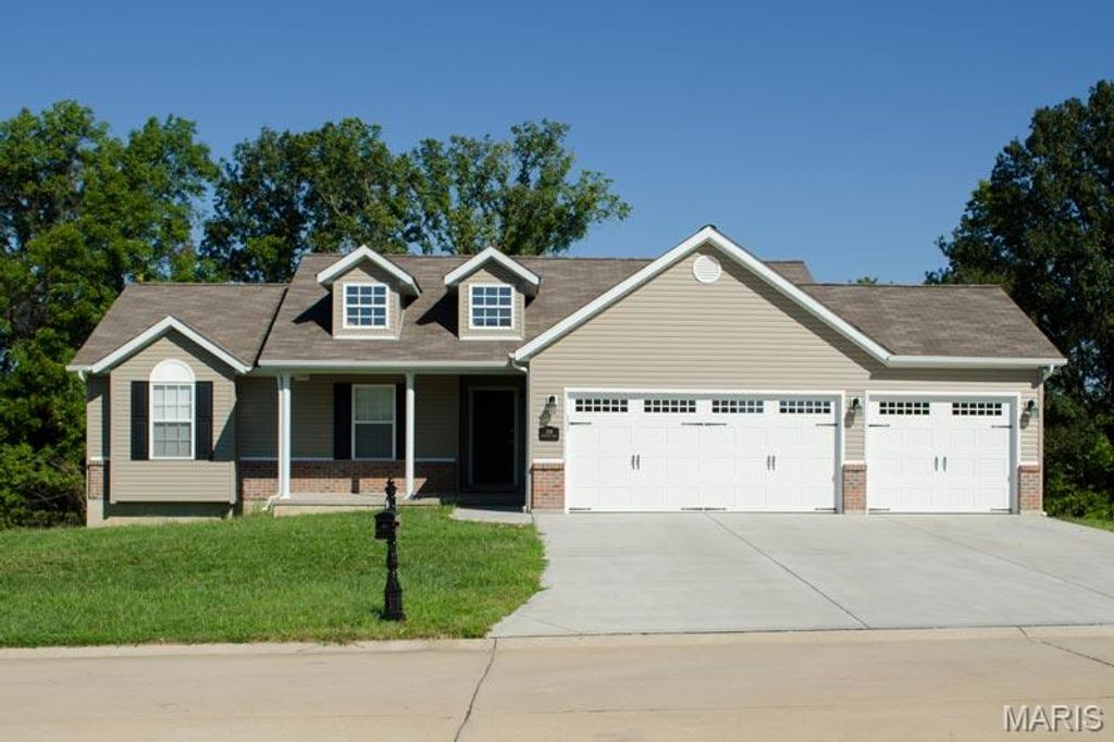 179 Rivers Edge Drive, Moscow Mills, MO 63362