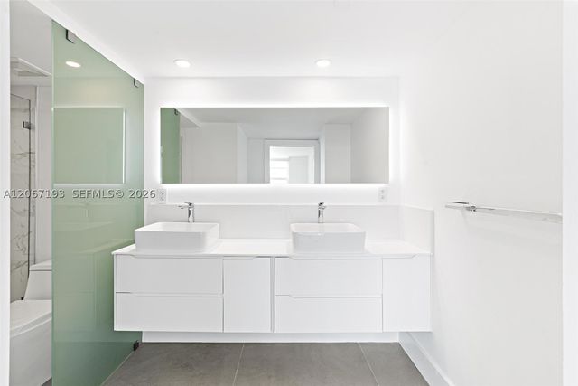 6917 Collins Ave 1009, Miami Beach, FL 33141