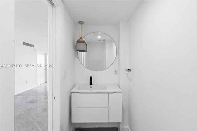 6917 Collins Ave 1009, Miami Beach, FL 33141