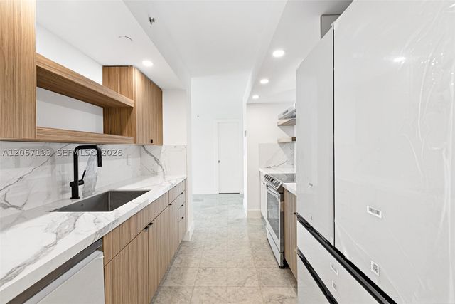 6917 Collins Ave 1009, Miami Beach, FL 33141