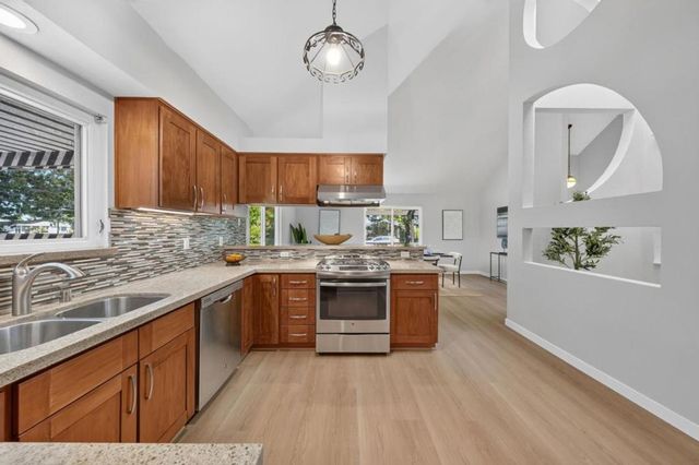 402 Sylvan Avenue, Mountain View, CA 94041