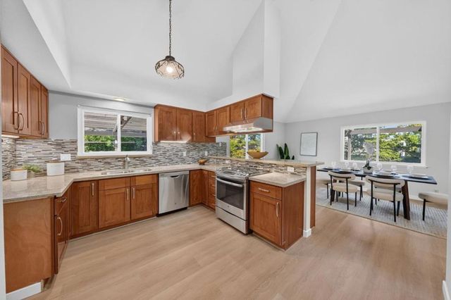 402 Sylvan Avenue, Mountain View, CA 94041