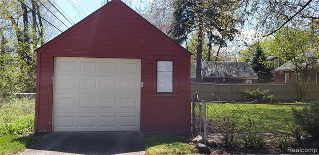 271 Dick Avenue, Pontiac, MI 48341
