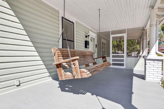 630 NE 6TH AVENUE, Gainesville, FL 32601