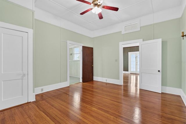 630 NE 6TH AVENUE, Gainesville, FL 32601