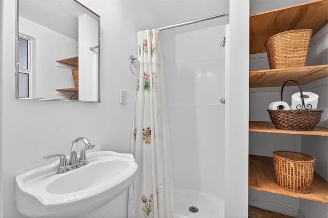 630 NE 6TH AVENUE, Gainesville, FL 32601