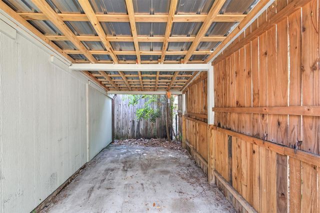 630 NE 6TH AVENUE, Gainesville, FL 32601