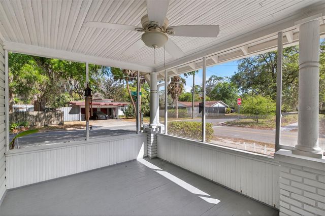 630 NE 6TH AVENUE, Gainesville, FL 32601