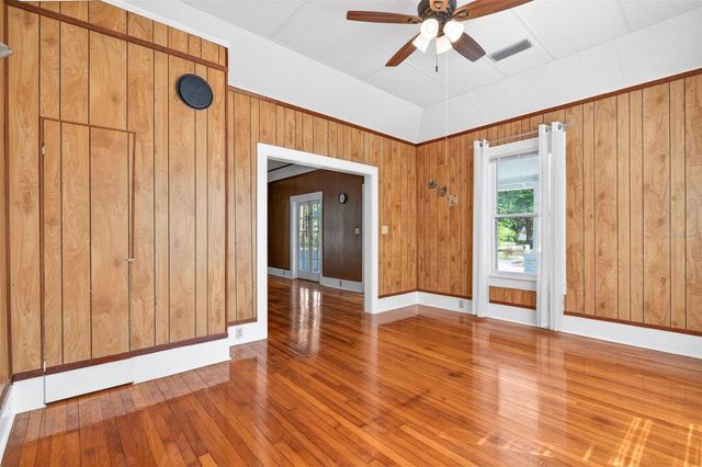 630 NE 6TH AVENUE, Gainesville, FL 32601