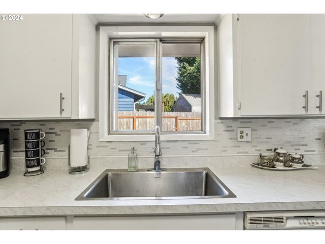 8400 Ne ROYAL St, Vancouver, WA 98662