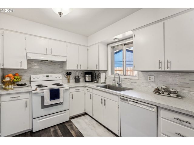 8400 Ne ROYAL St, Vancouver, WA 98662