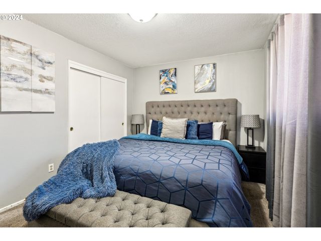 8400 Ne ROYAL St, Vancouver, WA 98662