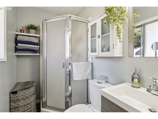 8400 Ne ROYAL St, Vancouver, WA 98662