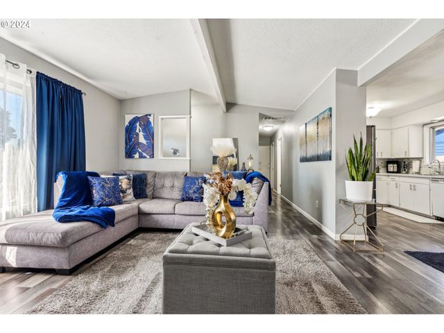 8400 Ne ROYAL St, Vancouver, WA 98662