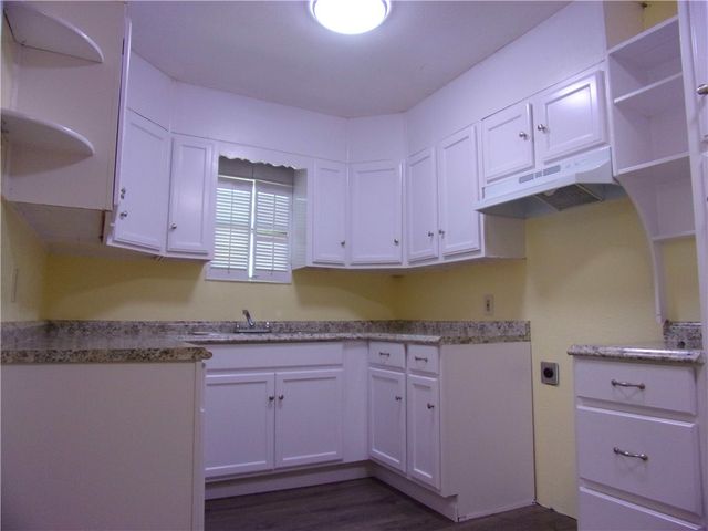 1914 Tarlton St, Corpus Christi, TX 78415