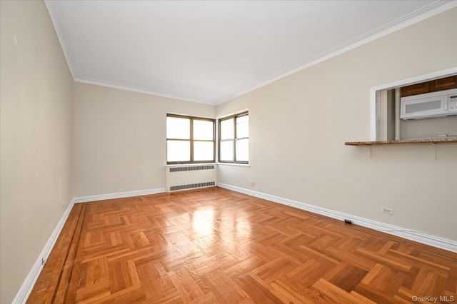 210 Martine Avenue 6M, White Plains, NY 10601