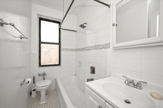 210 Martine Avenue 6M, White Plains, NY 10601