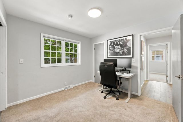 1409 18th Street S, Fargo, ND 58103