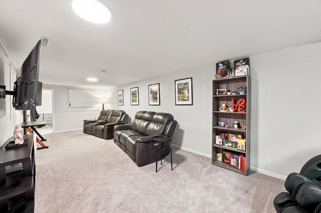 1409 18th Street S, Fargo, ND 58103