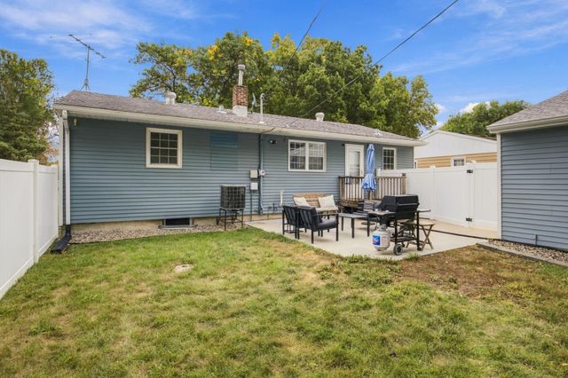 1409 18th Street S, Fargo, ND 58103